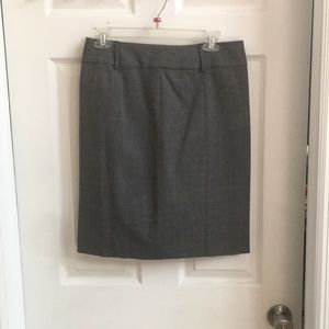 Womens size 2 black patterned skirt